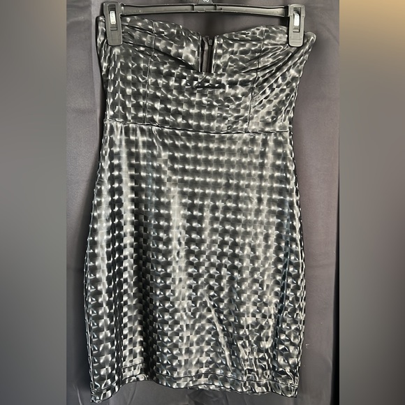 3-D strapless mini dress - Picture 1 of 3